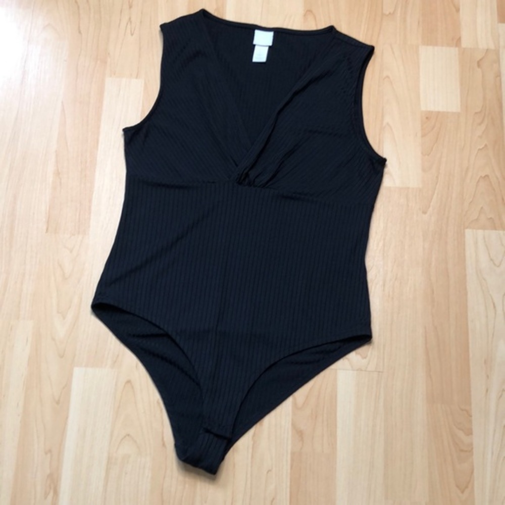 H&M‎ Bodysuit